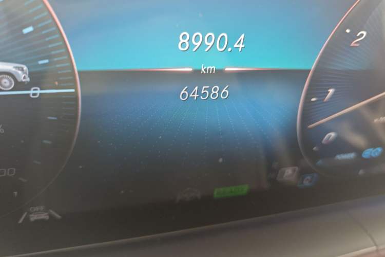 Used Mercedes-Benz Maybach GLS 2021 GLS 480 4MATIC Odometer Close Up