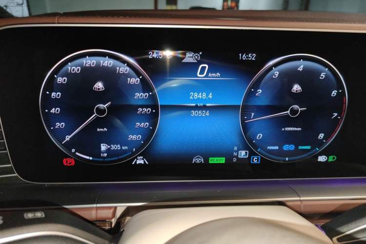Used Mercedes-Benz Maybach GLS 2021 GLS 480 4MATIC Odometer Close Up