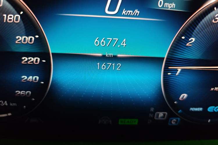 Used Mercedes-Benz Maybach GLS 2021 GLS 480 4MATIC Odometer Close Up