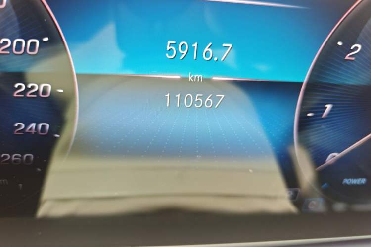 Used Mercedes-Benz Maybach GLS 2021 GLS 480 4MATIC Odometer Close Up