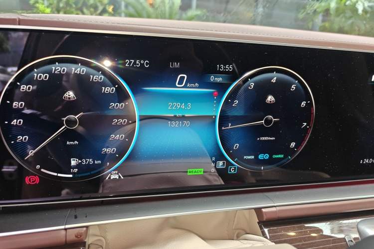 Used Mercedes-Benz Maybach GLS 2021 GLS 480 4MATIC Odometer Close Up