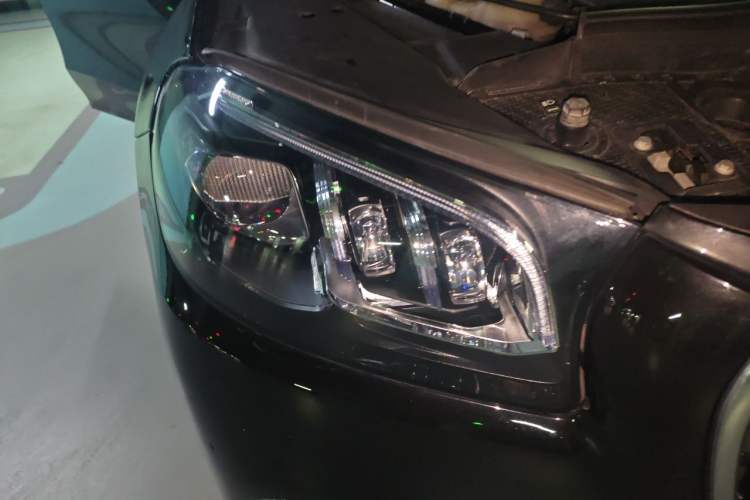 Used Mercedes-Benz Maybach GLS 2021 GLS 600 4MATIC Celebration Edition Right Front Headlight