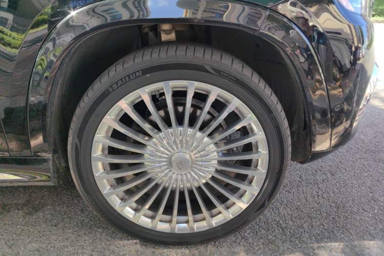 Used Mercedes-Benz Maybach GLS  Right Front Wheel Hub