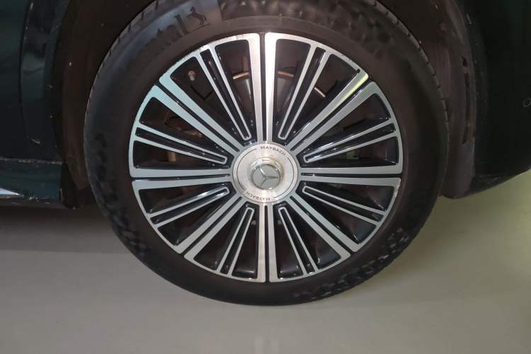 Used Mercedes-Benz Maybach GLS 2021 GLS 600 4MATIC Celebration Edition Right Front Wheel Hub