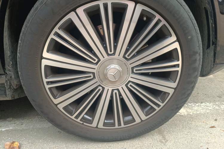 Used Mercedes-Benz Maybach GLS 2021 GLS 600 4MATIC Celebration Edition Right Front Wheel Hub