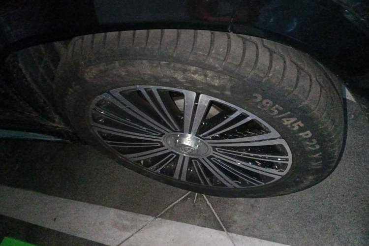 Used Mercedes-Benz Maybach GLS 2021 GLS 480 4MATIC Right Front Wheel Hub