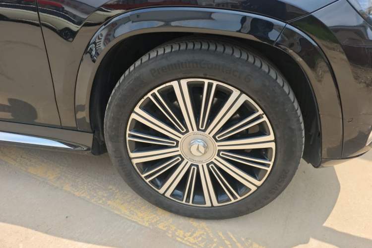 Used Mercedes-Benz Maybach GLS 2021 GLS 480 4MATIC Right Front Wheel Hub
