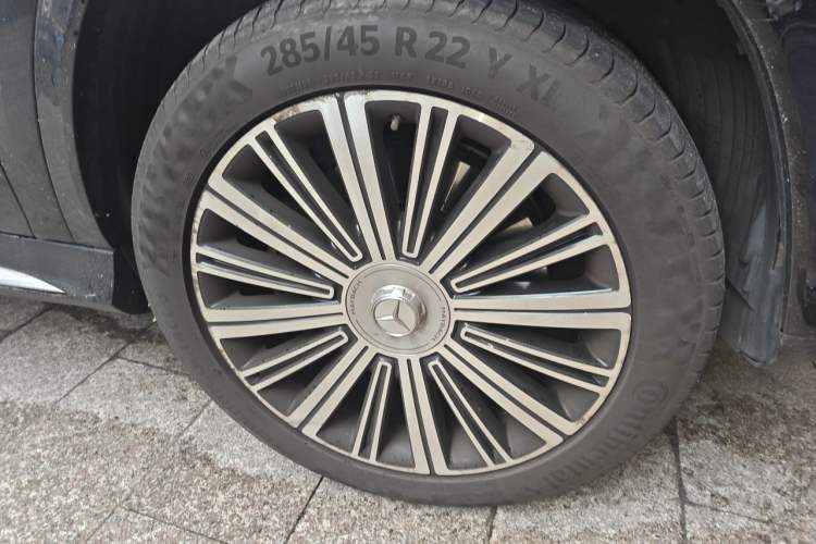 Used Mercedes-Benz Maybach GLS 2021 GLS 480 4MATIC Right Front Wheel Hub