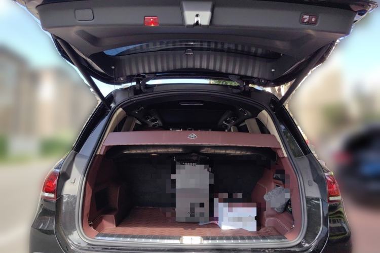 Used Mercedes-Benz Maybach GLS  Trunk