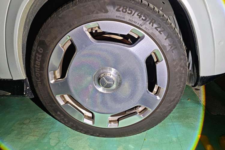 Used Mercedes-Benz Maybach GLS 2021 GLS 480 4MATIC Right Front Wheel Hub