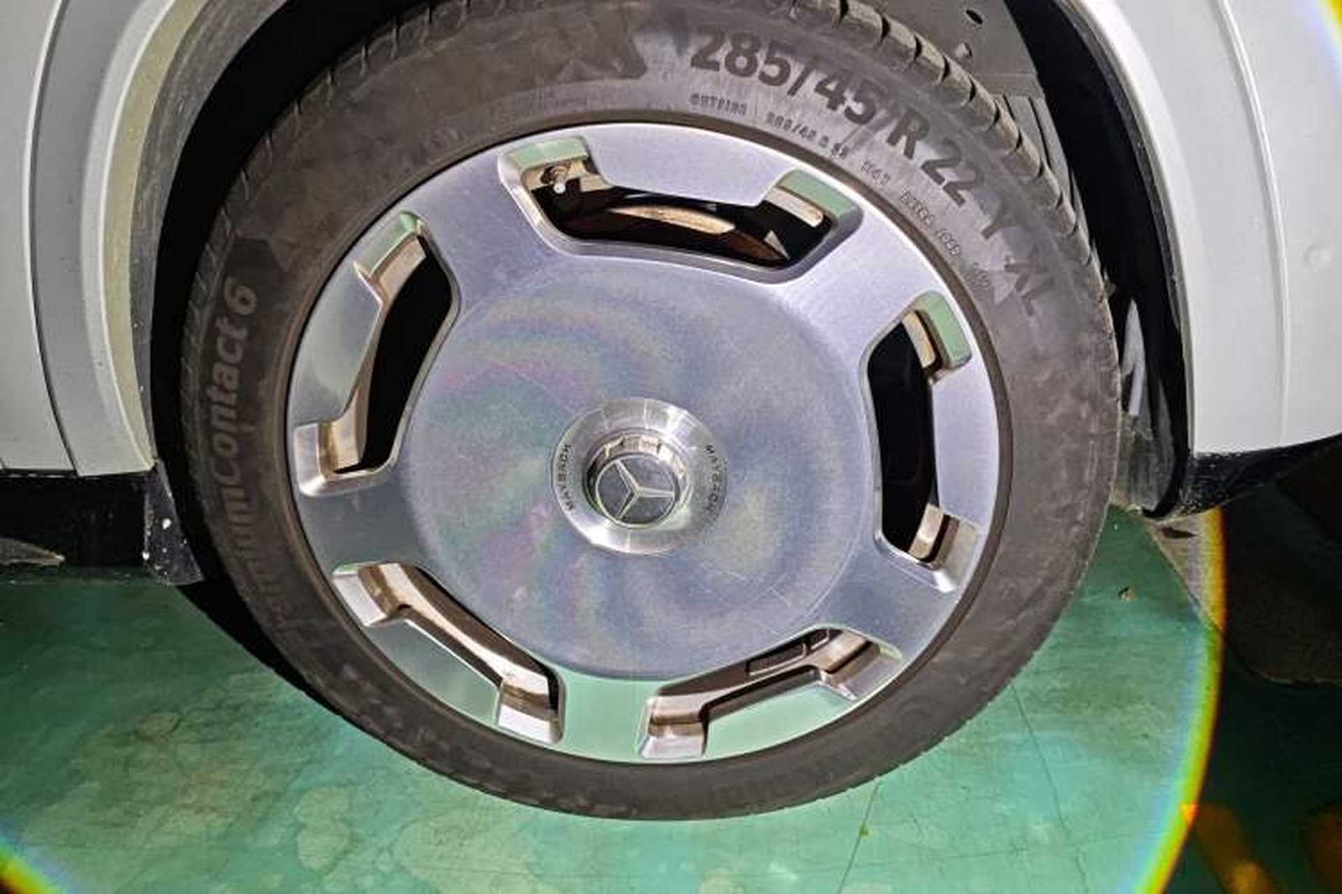 Used Mercedes-Benz Maybach GLS 2021 GLS 480 4MATIC Right Front Wheel Hub