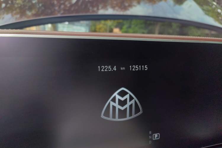 Used Mercedes-Benz Maybach GLS 2021 GLS 480 4MATIC Odometer Close Up