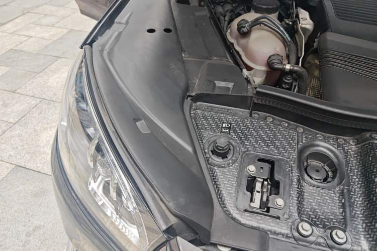Used Mercedes-Benz Maybach GLS 2022 GLS 480 4MATIC Engine Bay Right