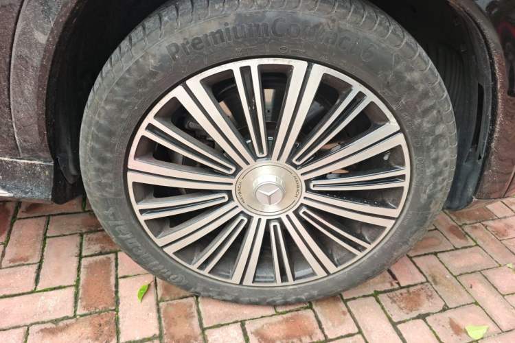 Used Mercedes-Benz Maybach GLS 2022 GLS 600 4MATIC Celebration Edition Right Front Wheel Hub