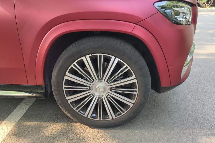 Used Mercedes-Benz Maybach GLS 2022 GLS 480 4MATIC Right Front Wheel Hub