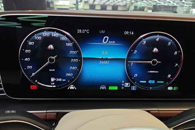 Used Mercedes-Benz Maybach GLS 2022 GLS 480 4MATIC Odometer Close Up