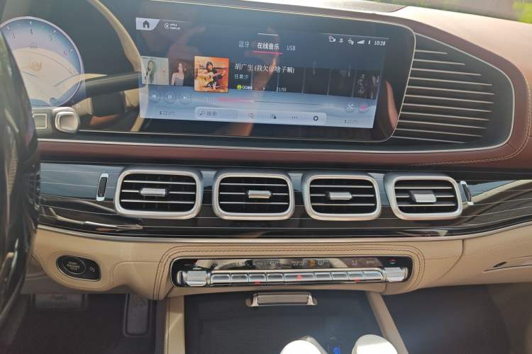 Used Mercedes-Benz Maybach GLS 2024 GLS 480 4MATIC Audio And AC Panel