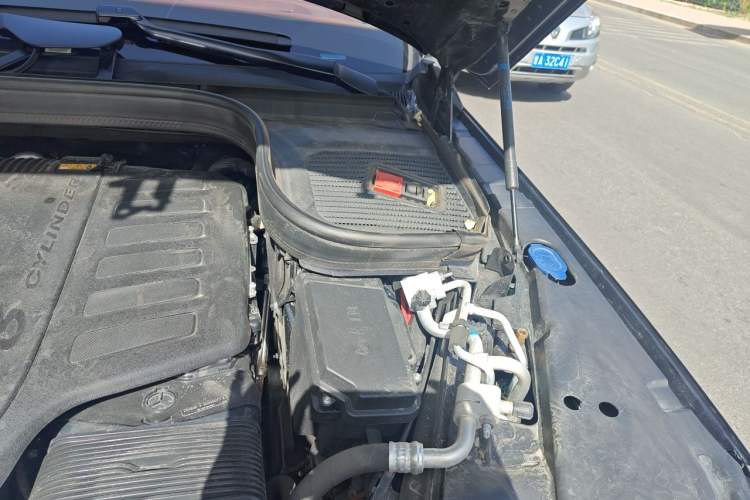 Used Mercedes-Benz Maybach GLS 2024 GLS 480 4MATIC Engine Bay Left
