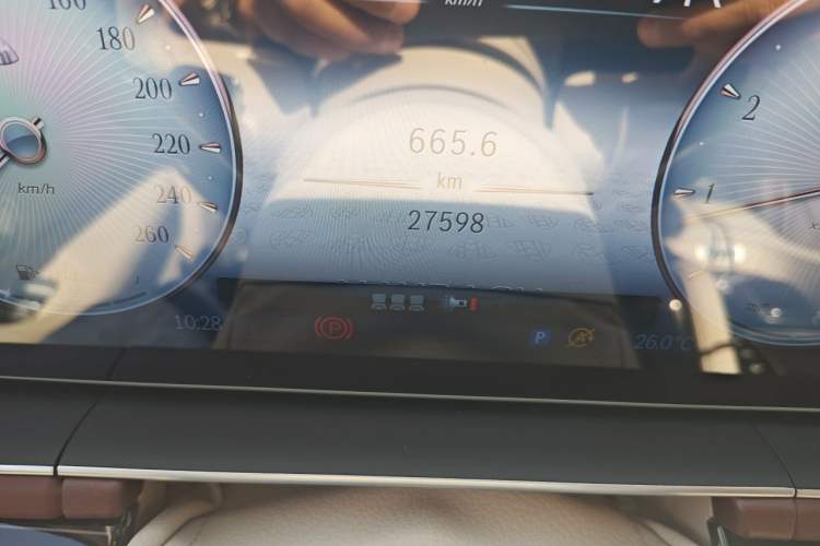 Used Mercedes-Benz Maybach GLS 2024 GLS 480 4MATIC Odometer Close Up