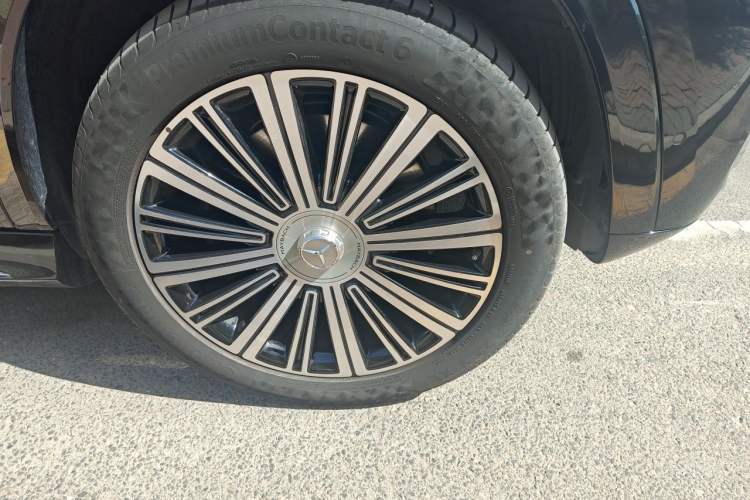 Used Mercedes-Benz Maybach GLS 2024 GLS 480 4MATIC Right Front Wheel Hub