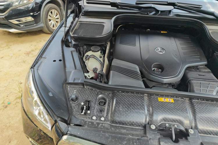 Used Mercedes-Benz Maybach GLS 2025 GLS 480 4MATIC Engine Bay Right