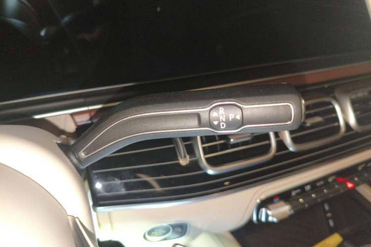 Used Mercedes-Benz Maybach GLS 2025 GLS 480 4MATIC Gear Lever
