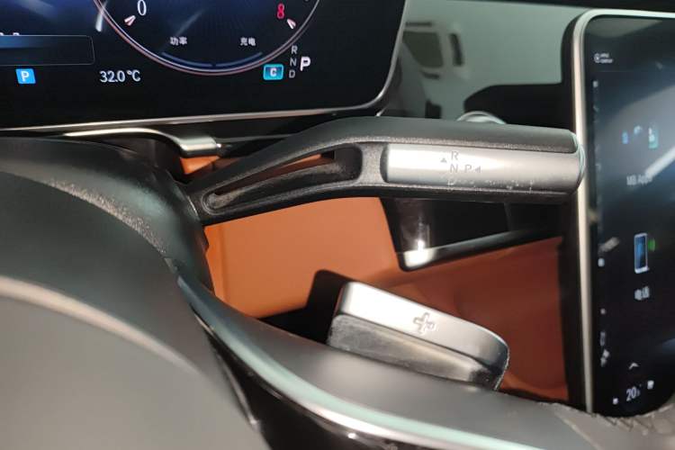 Used Mercedes-Benz Maybach S-Class 2025-Year Restyled S 480 4MATIC Gear Lever