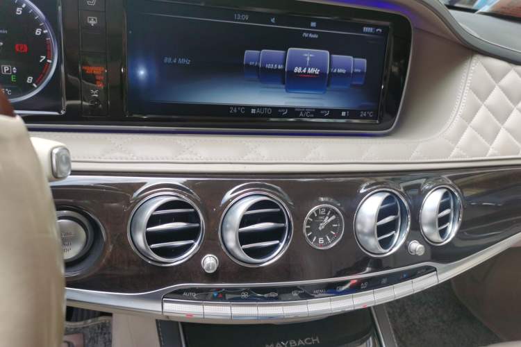 Used Mercedes-Benz Maybach S-Class 2015 S 600 Audio And AC Panel