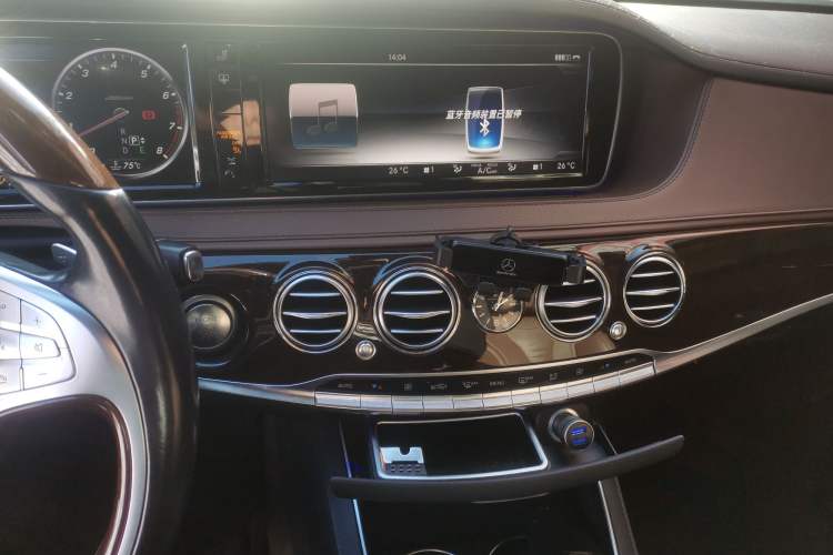 Used Mercedes-Benz Maybach S-Class 2015 S 400 4MATIC Audio And AC Panel