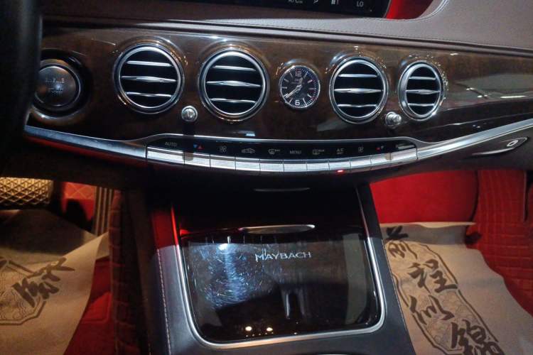 Used Mercedes-Benz Maybach S-Class 2015 S 400 4MATIC Audio And AC Panel