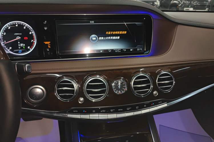 Used Mercedes-Benz Maybach S-Class 2015 S 400 4MATIC Audio And AC Panel