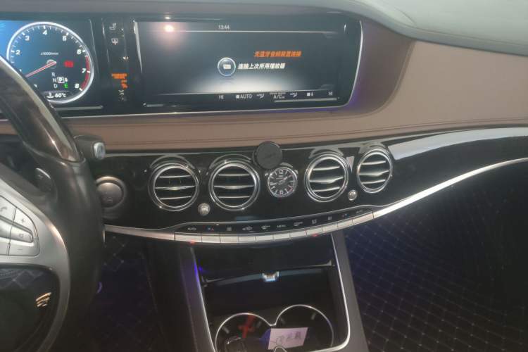Used Mercedes-Benz Maybach S-Class 2015 S 400 4MATIC Audio And AC Panel