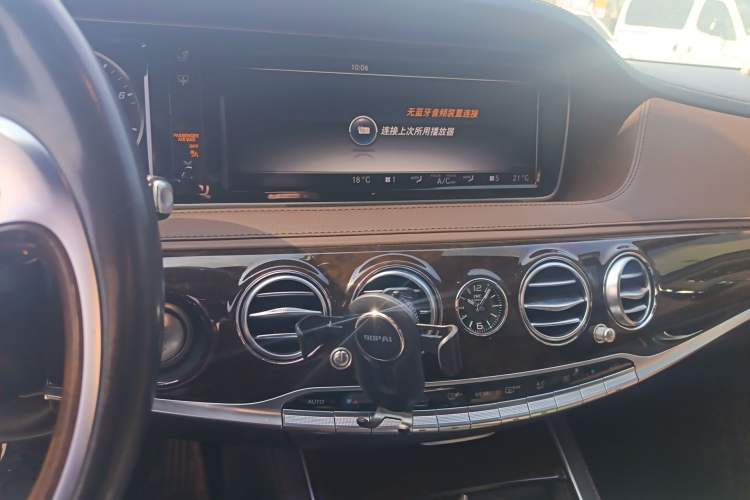Used Mercedes-Benz Maybach S-Class 2015 S 400 4MATIC Audio And AC Panel