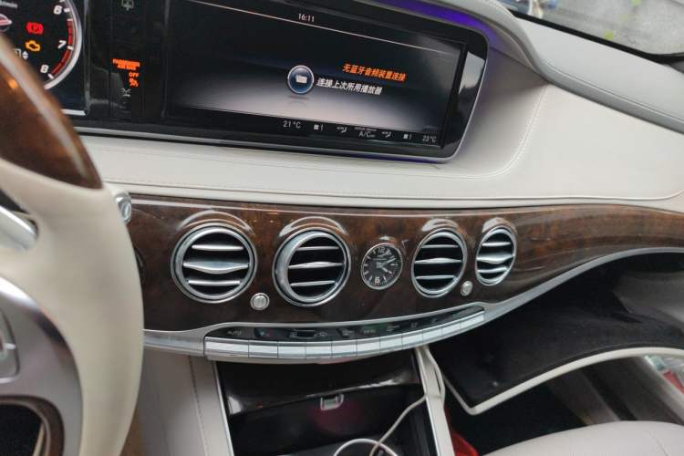 Used Mercedes-Benz Maybach S-Class 2015 S 400 4MATIC Audio And AC Panel