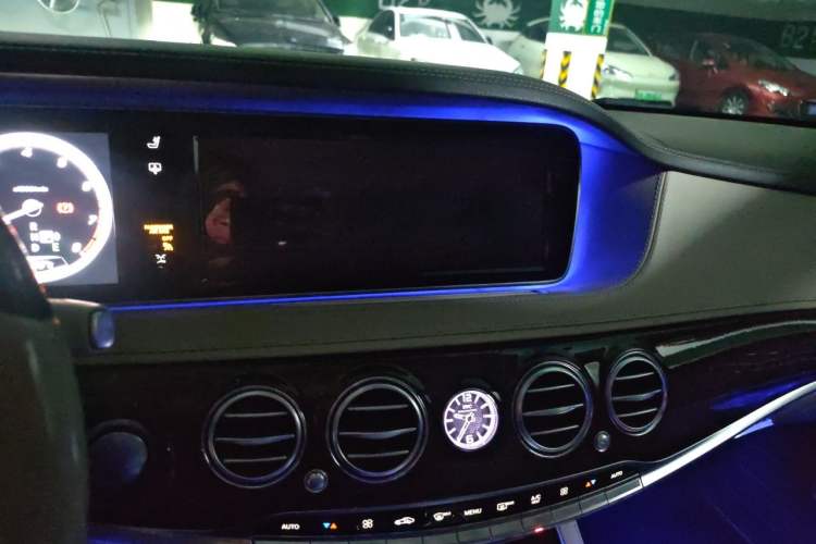 Used Mercedes-Benz Maybach S-Class 2015 S 400 4MATIC Audio And AC Panel