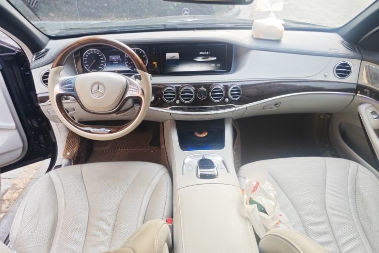 Used Mercedes-Benz Maybach S-Class 2015 S 400 4MATIC Center Console