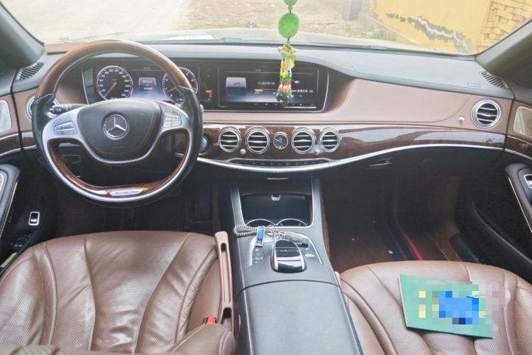 Used Mercedes-Benz Maybach S-Class 2015 S 400 4MATIC Center Console