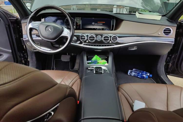 Used Mercedes-Benz Maybach S-Class 2015 S 400 4MATIC Center Console