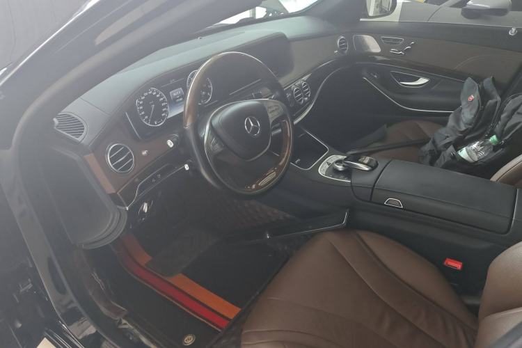 Used Mercedes-Benz Maybach S-Class 2015 S 400 4MATIC Center Console