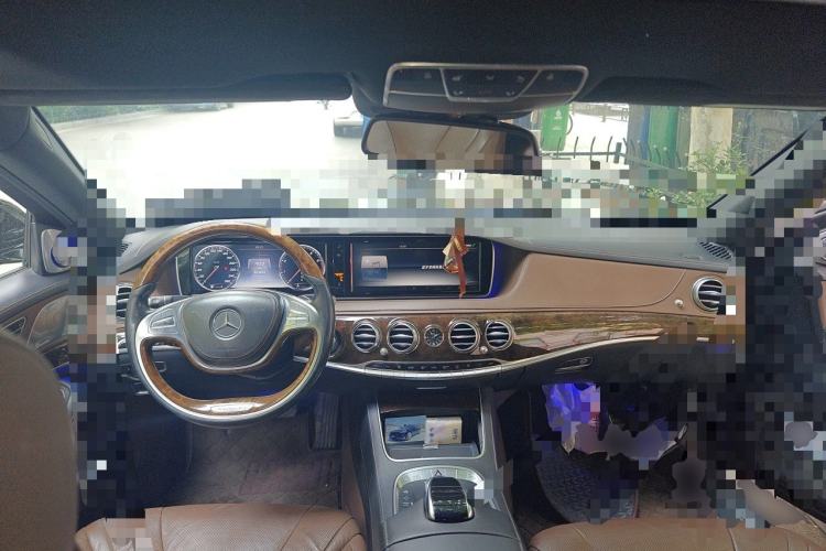 Used Mercedes-Benz Maybach S-Class 2015 S 400 4MATIC Center Console