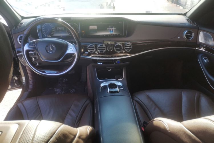 Used Mercedes-Benz Maybach S-Class 2015 S 400 4MATIC Center Console