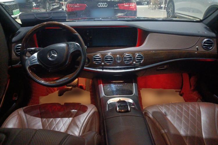Used Mercedes-Benz Maybach S-Class 2015 S 400 4MATIC Center Console