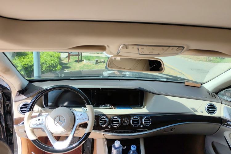 Used Mercedes-Benz Maybach S-Class 2015 S 400 4MATIC Center Console