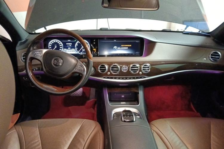 Used Mercedes-Benz Maybach S-Class 2015 S 400 4MATIC Center Console
