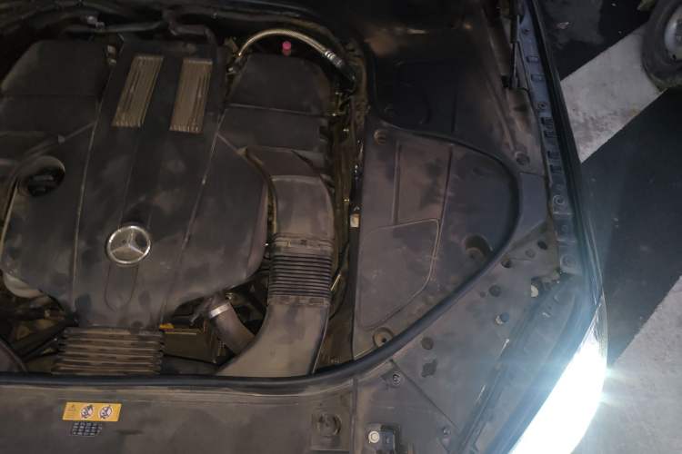 Used Mercedes-Benz Maybach S-Class 2015 S 400 4MATIC Engine Bay Left