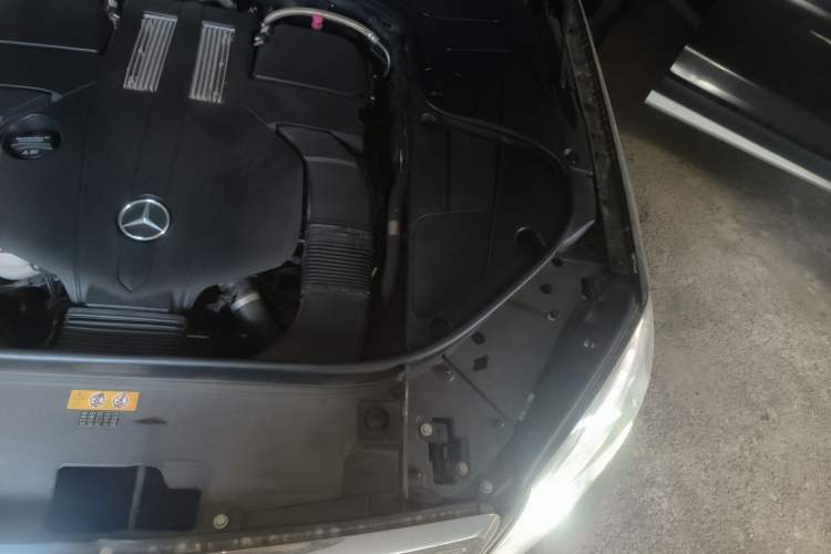Used Mercedes-Benz Maybach S-Class 2015 S 400 4MATIC Engine Bay Left