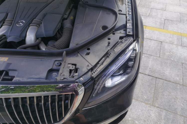 Used Mercedes-Benz Maybach S-Class 2015 S 500 4MATIC Engine Bay Left