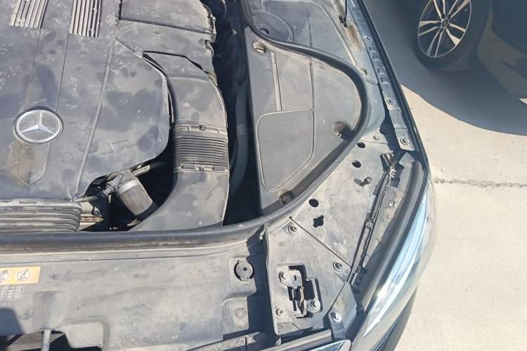 Used Mercedes-Benz Maybach S-Class 2015 S 400 4MATIC Engine Bay Left