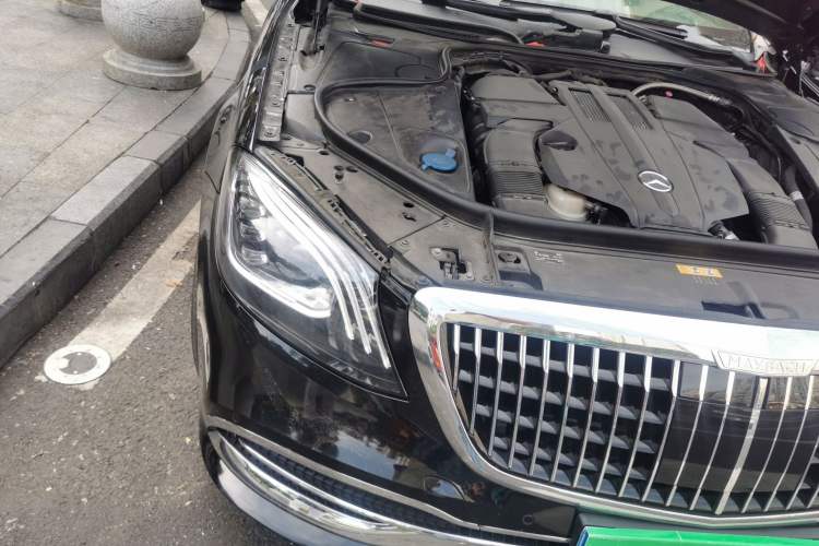 Used Mercedes-Benz Maybach S-Class 2015 S 400 4MATIC Engine Bay Right
