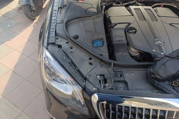 Used Mercedes-Benz Maybach S-Class 2015 S 400 4MATIC Engine Bay Right